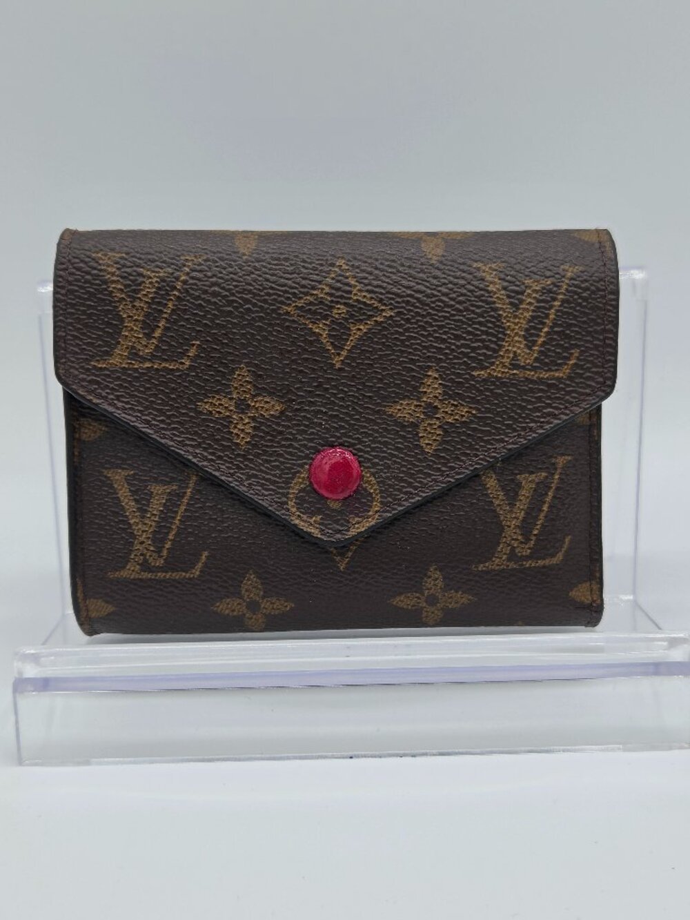 Louis Vuitton Victorine Wallet – Monogram Canvas | Fuchsia Interior | Pre-Owned